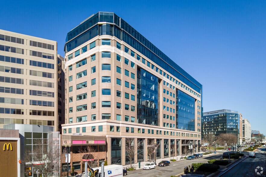 1201 New York Ave NW, Washington, DC à louer - Photo du bâtiment - Image 3 de 9