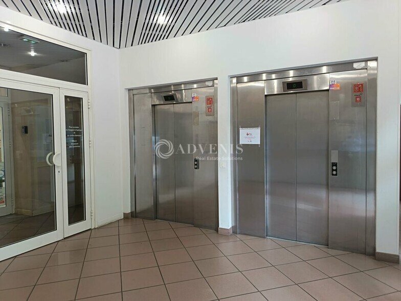 Bureau dans Lille à vendre - Hall d’entrée - Image 2 de 12