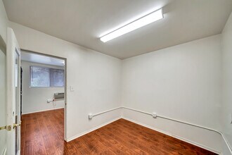 4914 Lankershim Blvd, North Hollywood, CA for lease Interior Photo- Image 2 of 10