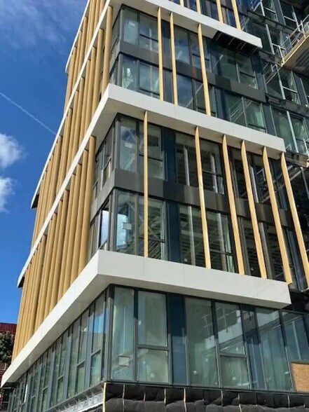 2 Avenue De La Gare, Montigny-le-Bretonneux for lease - Building Photo - Image 2 of 13