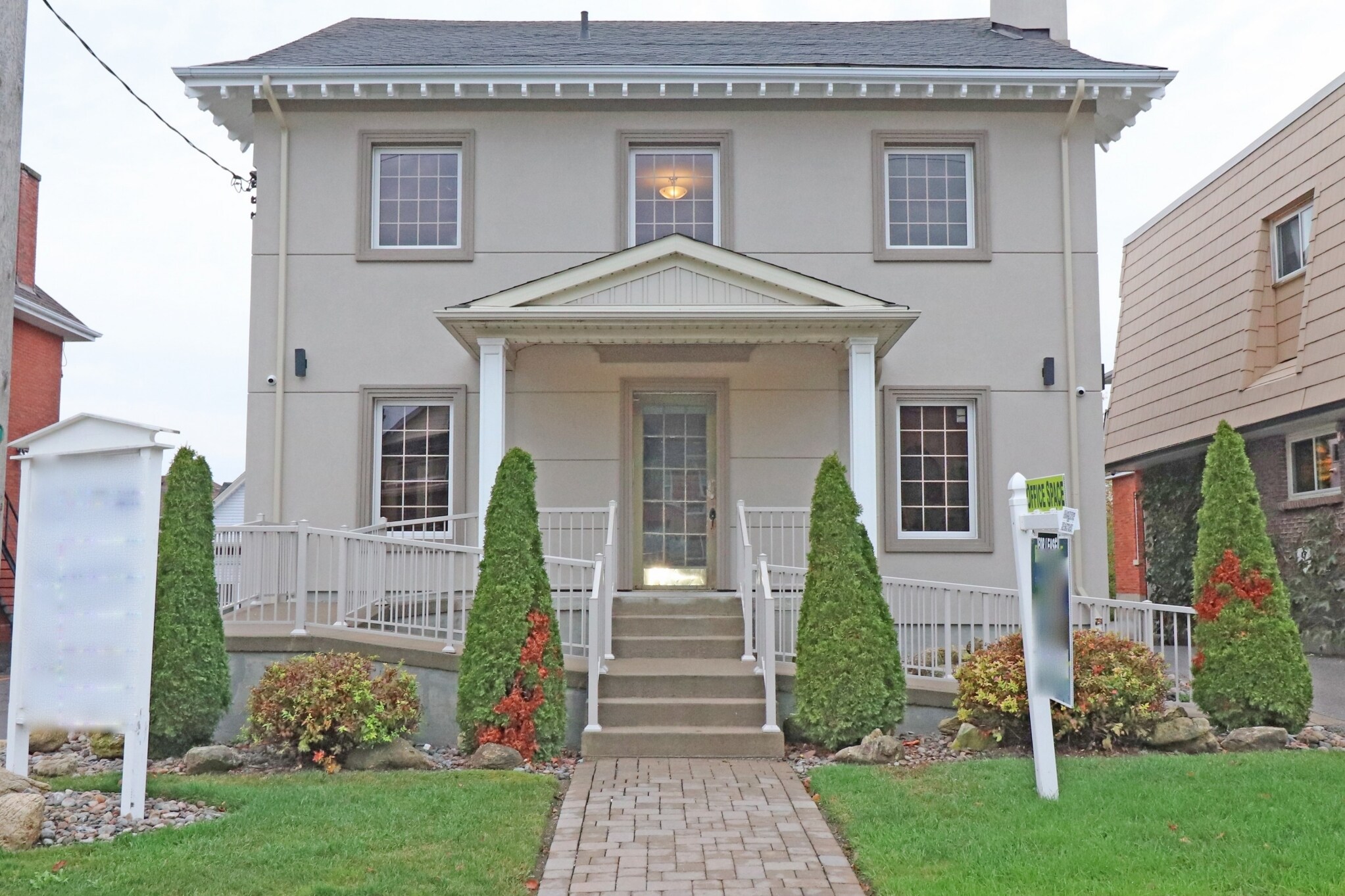 142 Simcoe St N, Oshawa, ON à vendre Photo du bâtiment- Image 1 de 1