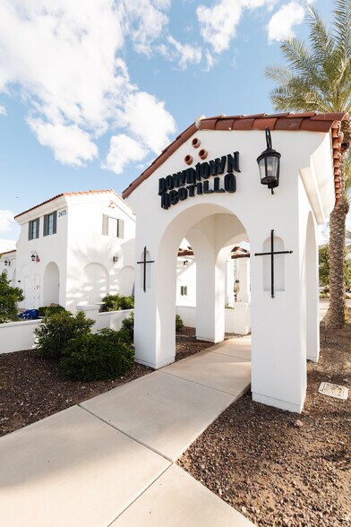 2625 W Queen Creek Rd, Chandler, AZ à louer - Photo du bâtiment - Image 2 de 10