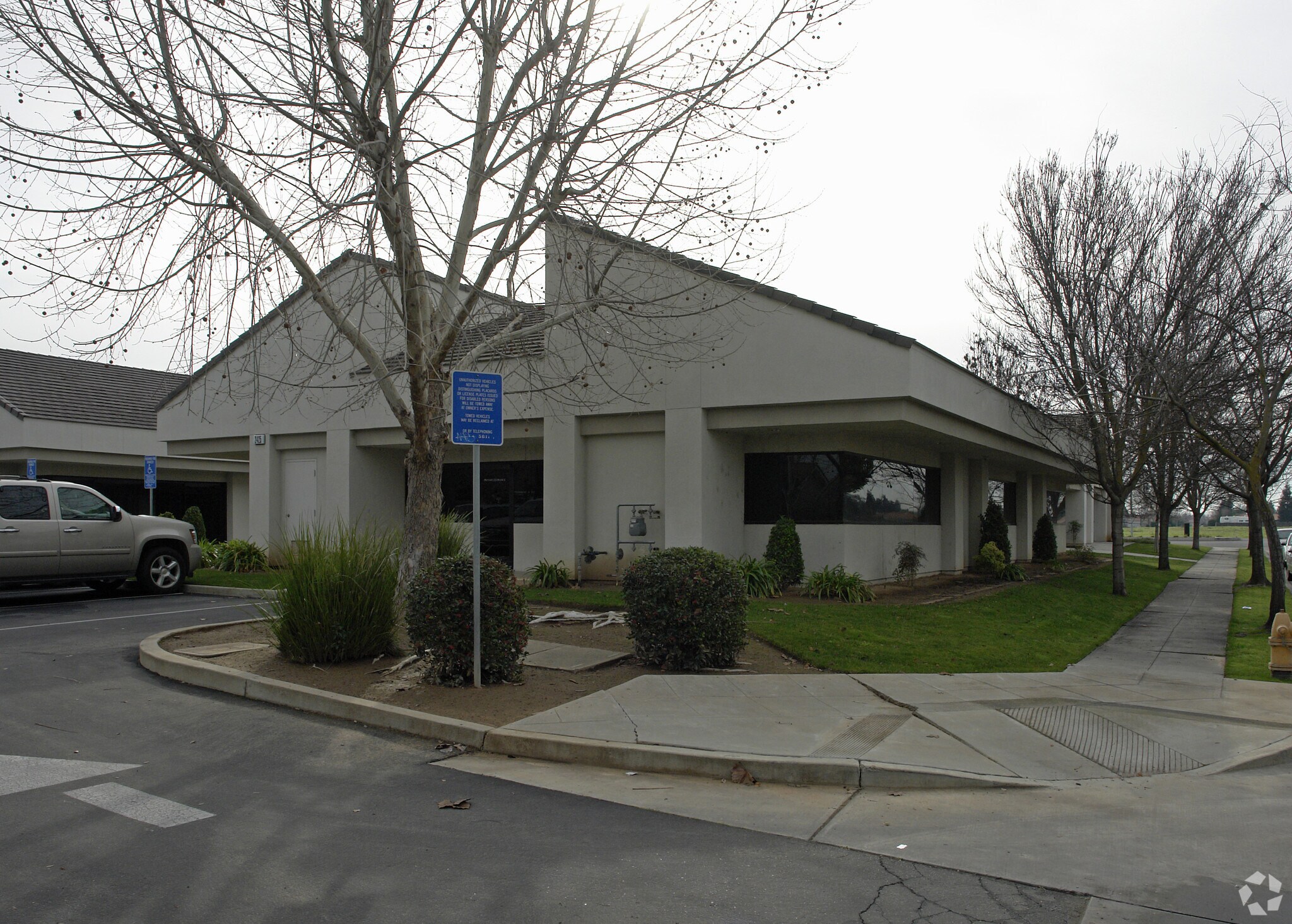 2425 W Cleveland Ave, Madera, CA à louer Photo principale- Image 1 de 4