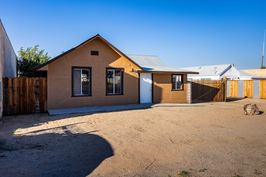 6618 Inyokern Rd, Inyokern, CA for sale - Primary Photo - Image 1 of 20