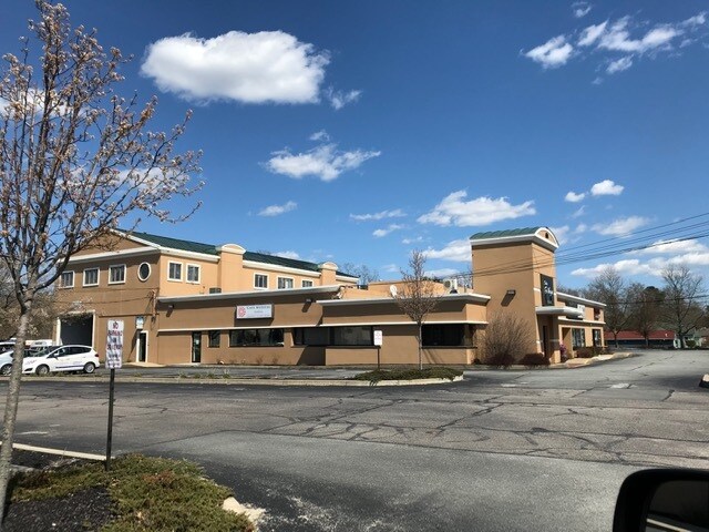 634 State Rd, Dartmouth, MA à louer - Photo du bâtiment - Image 3 de 7