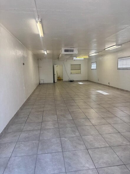 929-931 E Indian School Rd, Phoenix, AZ for lease - Building Photo - Image 3 of 5