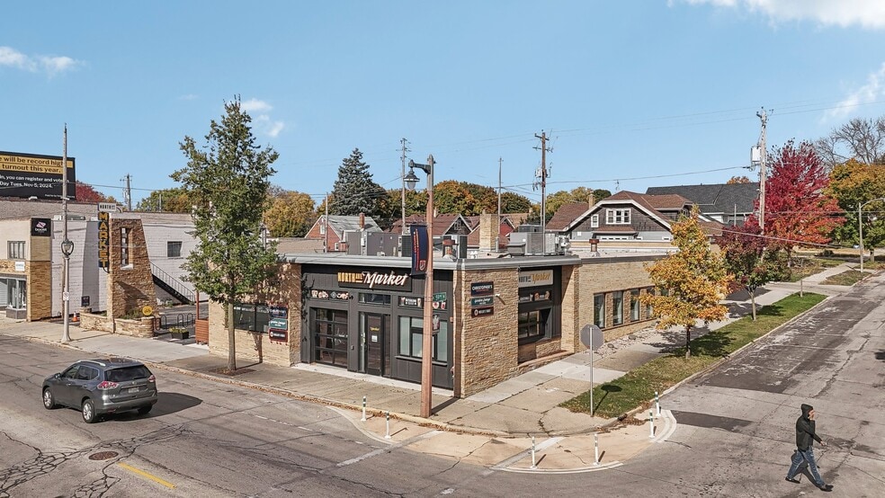 5900 W North Ave, Milwaukee, WI à vendre - Photo du bâtiment - Image 3 de 10