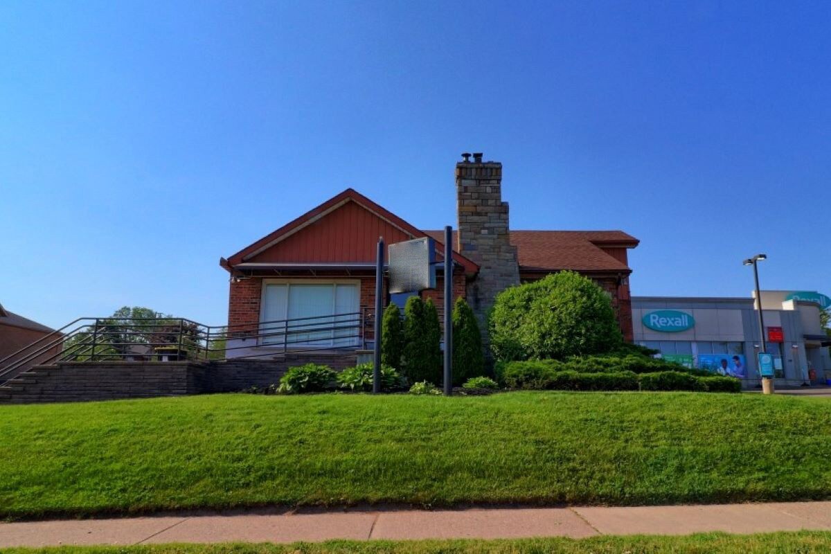 460 King St W, Oshawa, ON à vendre Photo du bâtiment- Image 1 de 1