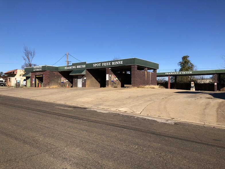 Car Wash Investment portfolio of 2 properties for sale on LoopNet.ca - Building Photo - Image 3 of 7