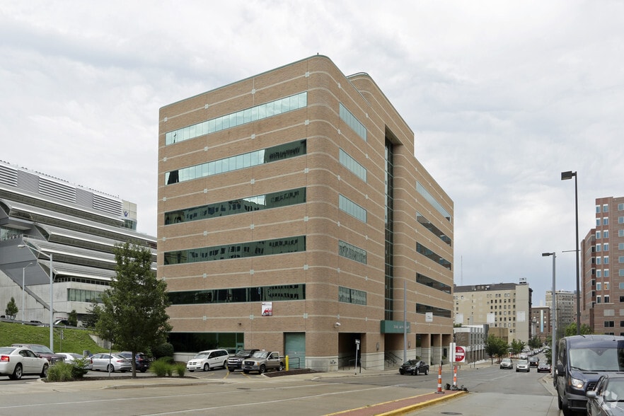 330 Ionia Ave NW, Grand Rapids, MI à louer - Photo du bâtiment - Image 2 de 7