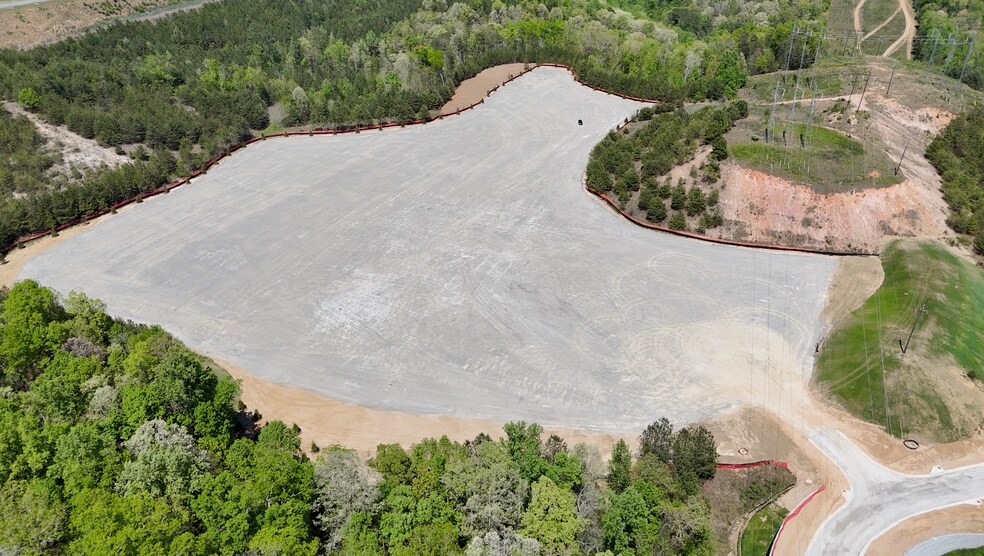710 Wes Walker Memorial Dr, Ball Ground, GA à louer - Photo du bâtiment - Image 3 de 6