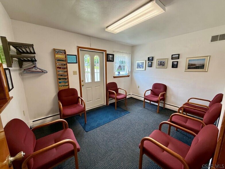 571 Cypress Ave, Johnstown, PA à vendre - Photo intérieure - Image 2 de 11