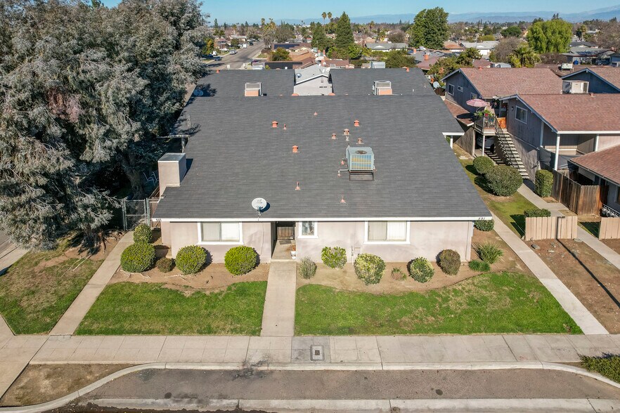 591 W Ashlan Ave, Clovis, CA à vendre - Photo du bâtiment - Image 3 de 7