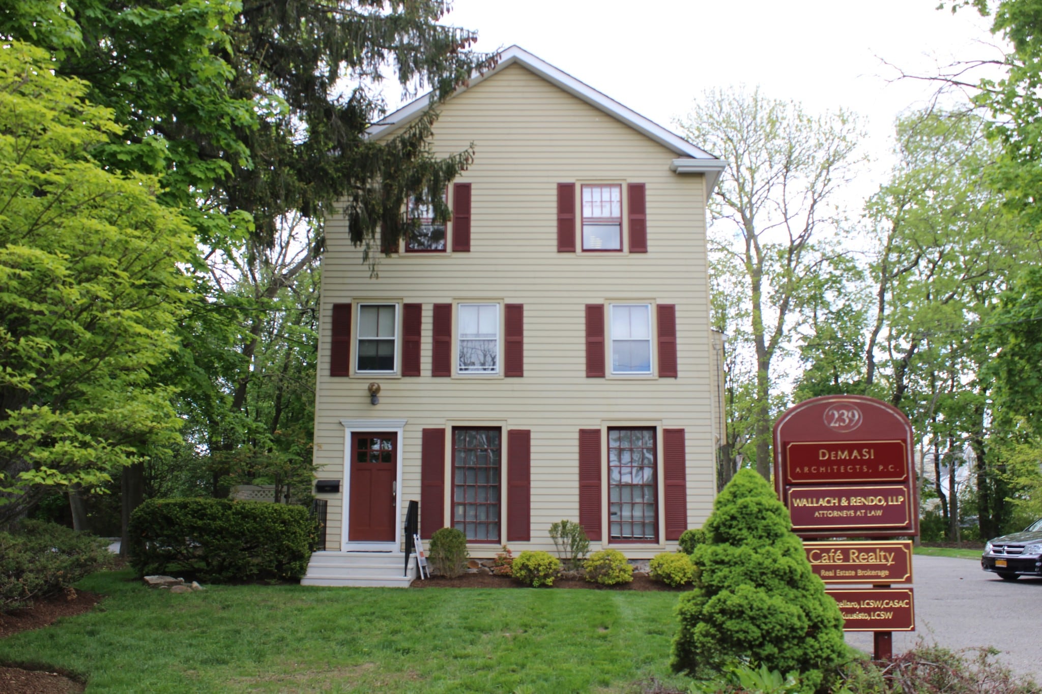 239 Lexington Ave, Mount Kisco, NY for sale Primary Photo- Image 1 of 39