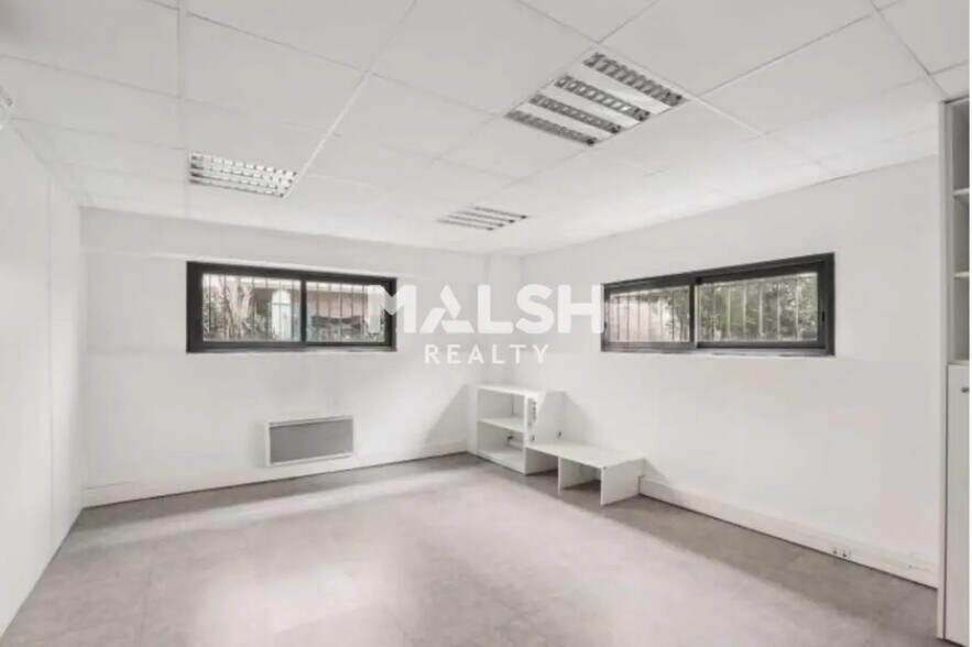 Flex in Villeurbanne for lease - Interior Photo - Image 3 of 15