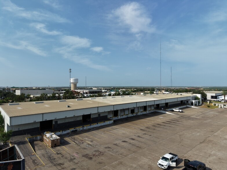 14103 Transportation Ave, Laredo, TX for lease - Building Photo - Image 3 of 7