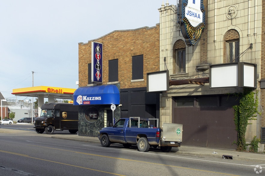 741 Leonard St NW, Grand Rapids, MI for sale - Building Photo - Image 3 of 4