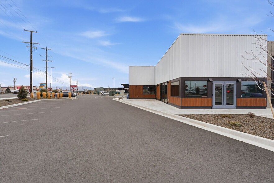 1802 1st, Yakima, WA à louer - Photo du bâtiment - Image 3 de 22