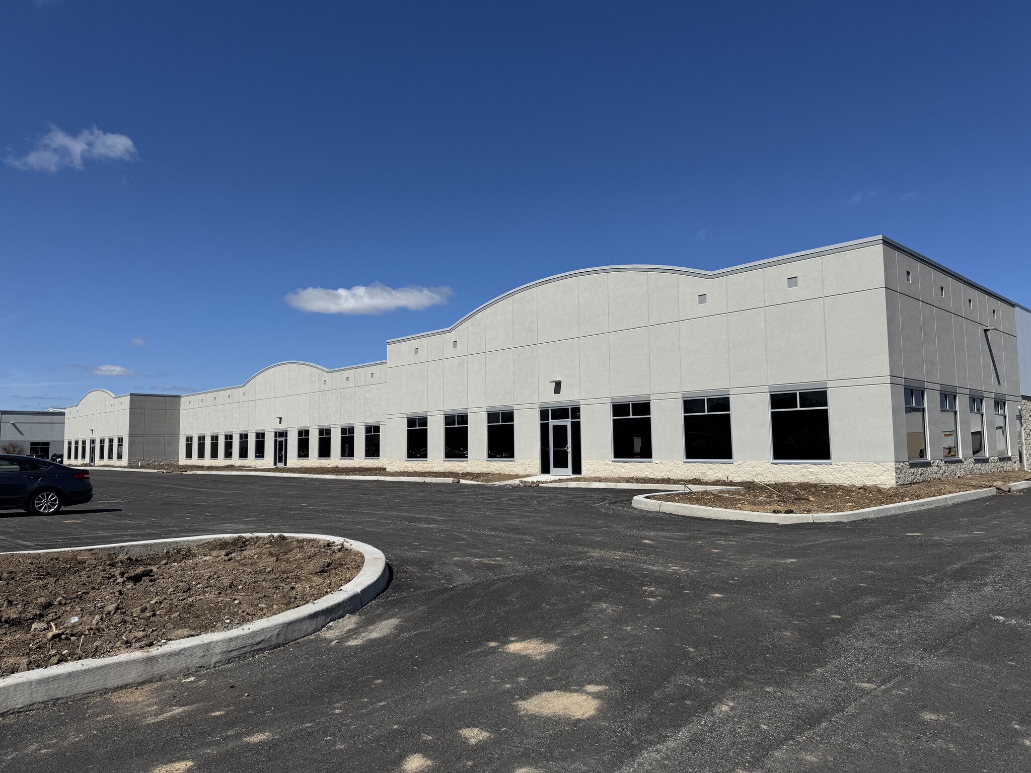 275 Mile Crossing Blvd, Rochester, NY for lease Building Photo- Image 1 of 4
