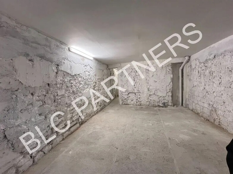 Commerce de détail dans Paris à vendre - Photo intérieure - Image 3 de 3