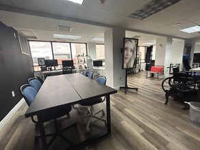 33 SW 2nd Ave, Miami, FL à louer Photo intérieure- Image 1 de 12