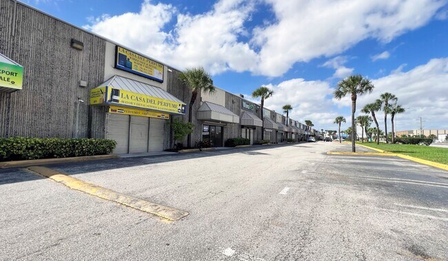Plus de détails pour 2700-2734 NW 72nd Ave, Miami, FL - Industriel à louer