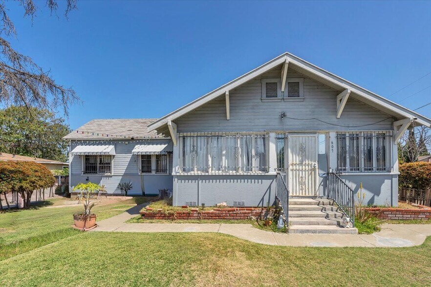 607 W La Jolla St, Placentia, CA à vendre - Photo du bâtiment - Image 3 de 14