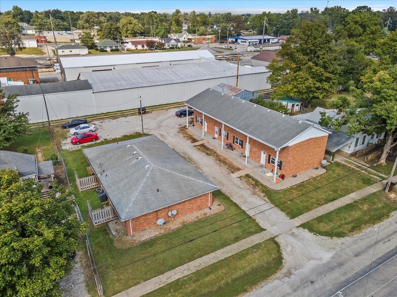 507 Washington St, Pawnee, IL à vendre - Photo principale - Image 1 de 16