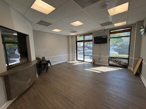 874 Whipple Rd, Mount Pleasant, SC for lease Interior Photo- Image 1 of 7