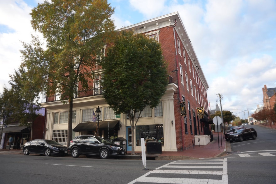 726 Caroline St, Fredericksburg, VA for lease - Primary Photo - Image 1 of 4