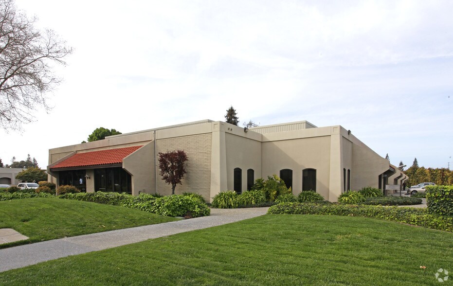 2065 Martin Ave, Santa Clara, CA à louer - Photo principale - Image 2 de 3