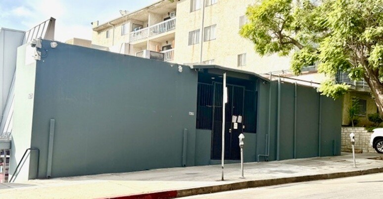 7351-7369 W Sunset Blvd, Los Angeles, CA à louer - Photo du bâtiment - Image 3 de 4
