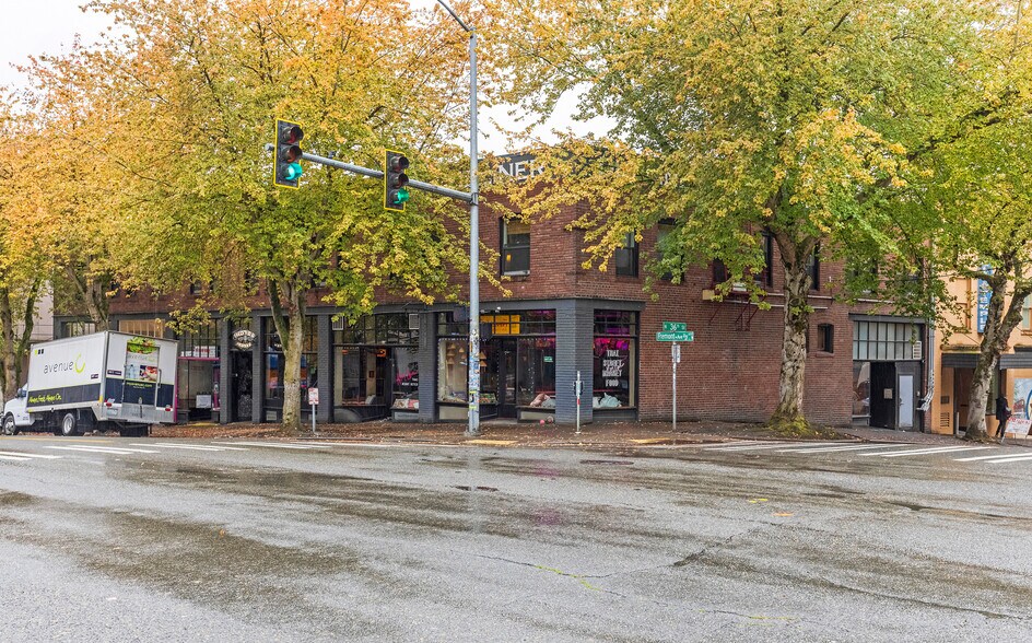 3516 Fremont Pl N, Seattle, WA for lease - Building Photo - Image 1 of 4