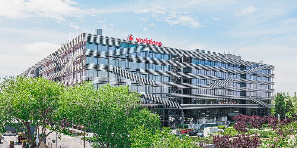 Office in Madrid, Madrid for lease - Building Photo - Image 2 of 4