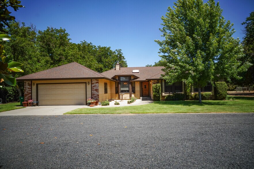 2787 Grape Way, Chico, CA à vendre - Photo du bâtiment - Image 2 de 69