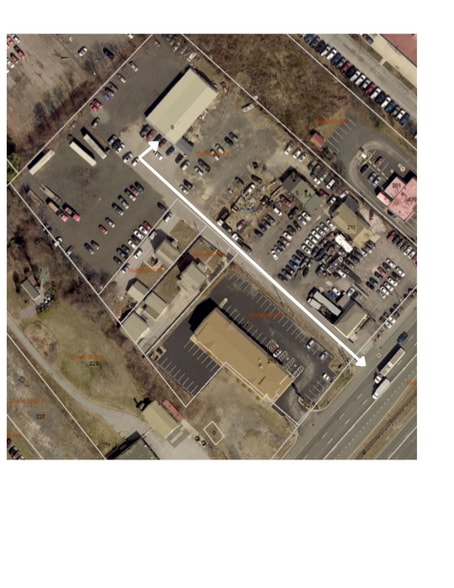 9 Wilson Dr, New Castle, DE à louer - Photo du bâtiment - Image 2 de 14