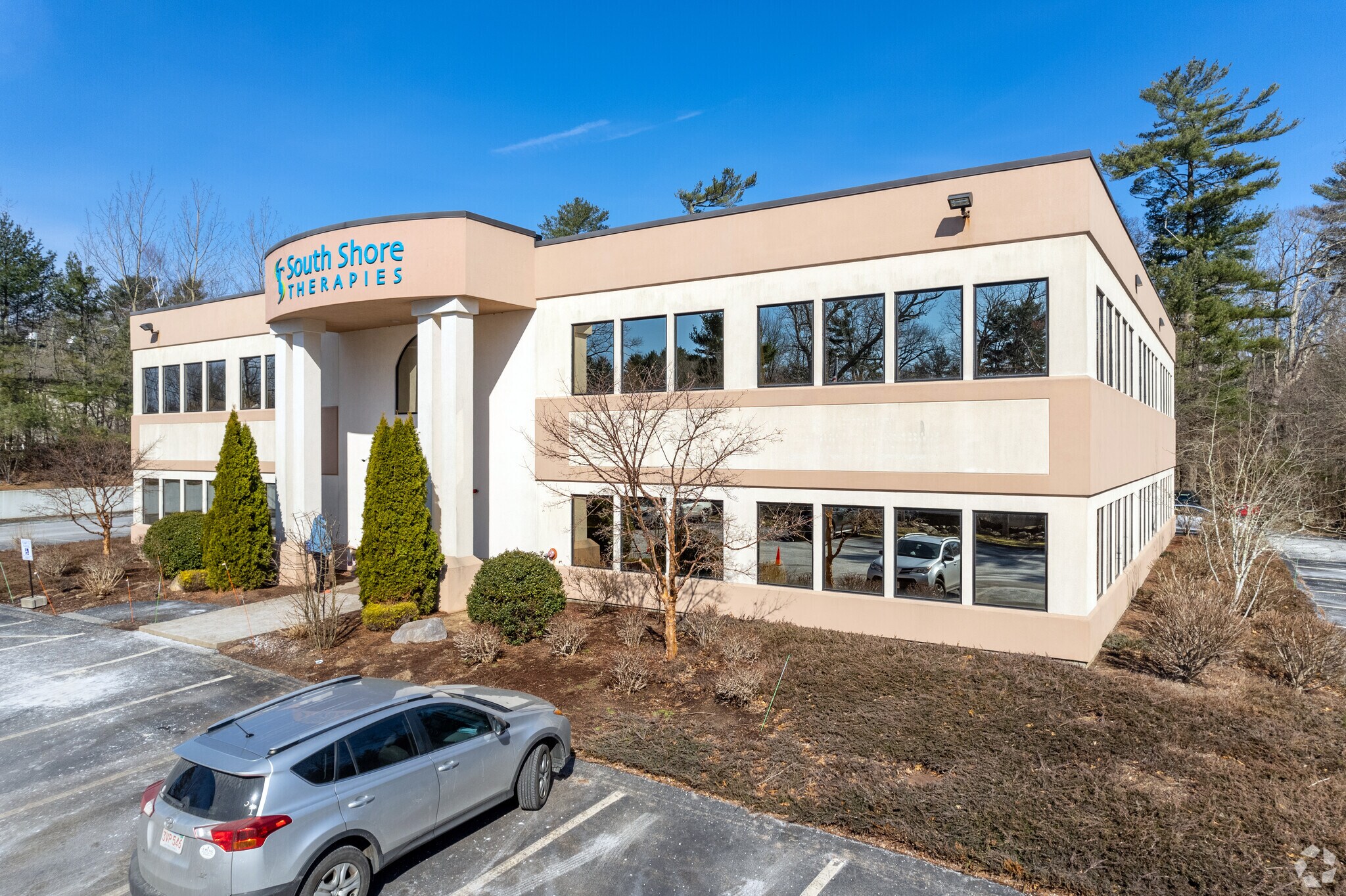 64 Schoosett St, Pembroke, MA à vendre Photo du bâtiment- Image 1 de 6