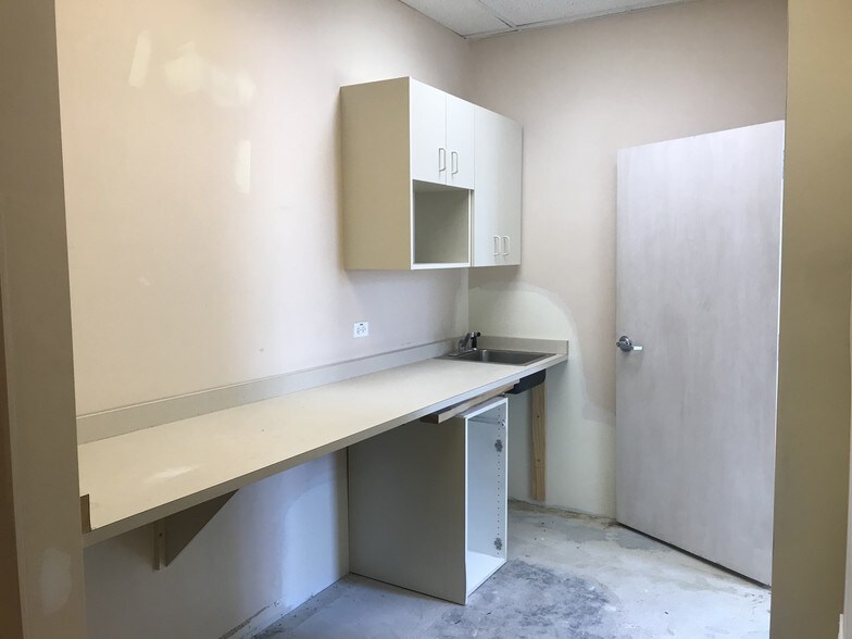 3411-3419 Dempster St, Skokie, IL for sale - Interior Photo - Image 2 of 16