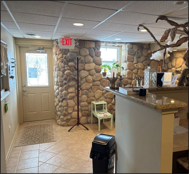650 Broadway, Davisburg, MI à vendre - Photo du bâtiment - Image 3 de 10