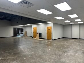 2170 Business Center Dr, Memphis, TN for lease Interior Photo- Image 2 of 16