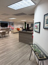 73733 Fred Waring Dr, Palm Desert, CA à louer Photo intérieure- Image 2 de 17