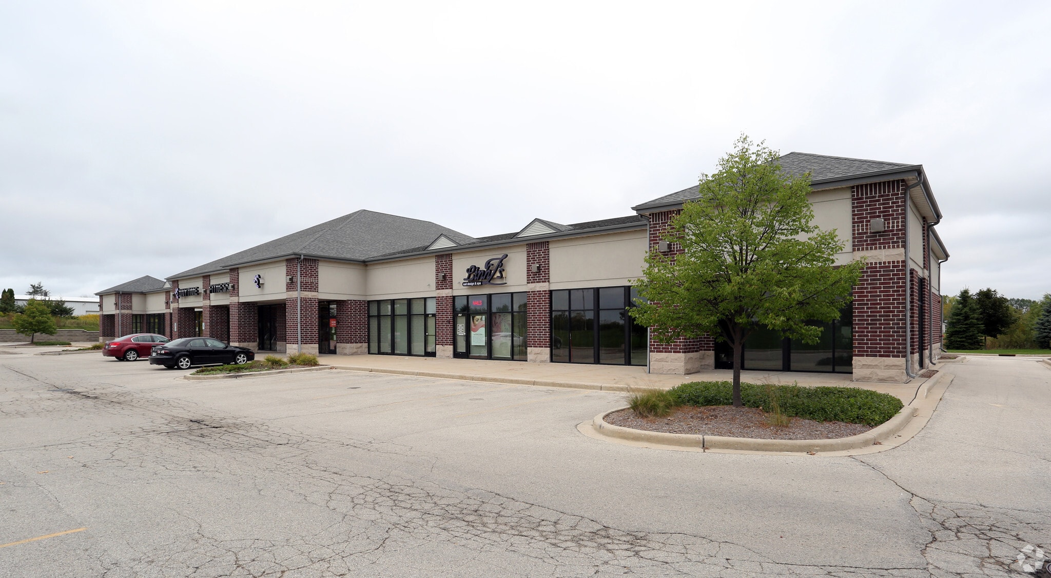 155 Sweetwater Blvd, Port Washington, WI for lease Primary Photo- Image 1 of 14