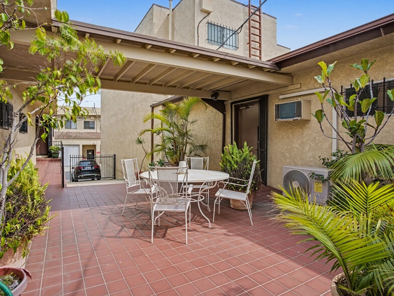214 Standard St, El Segundo, CA à louer - Photo du bâtiment - Image 3 de 22