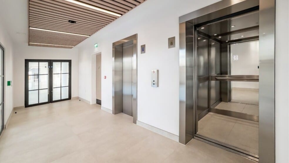 450-500 Silbury Blvd, Milton Keynes for lease - Building Photo - Image 3 of 10