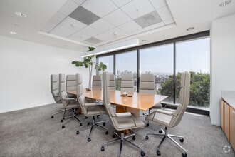 11100 Santa Monica Blvd, Los Angeles, CA à louer Photo intérieure- Image 2 de 4