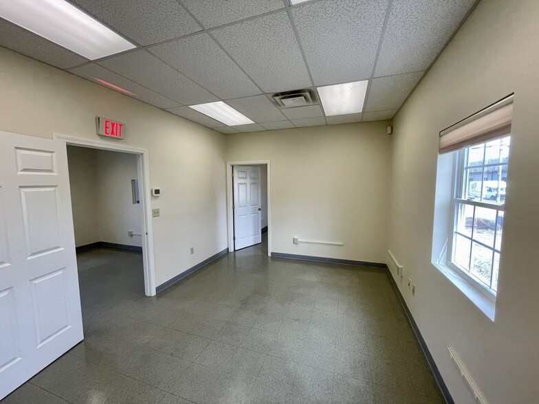 73 Commercial St, Lewiston, ME for lease - Interior Photo - Image 2 of 5