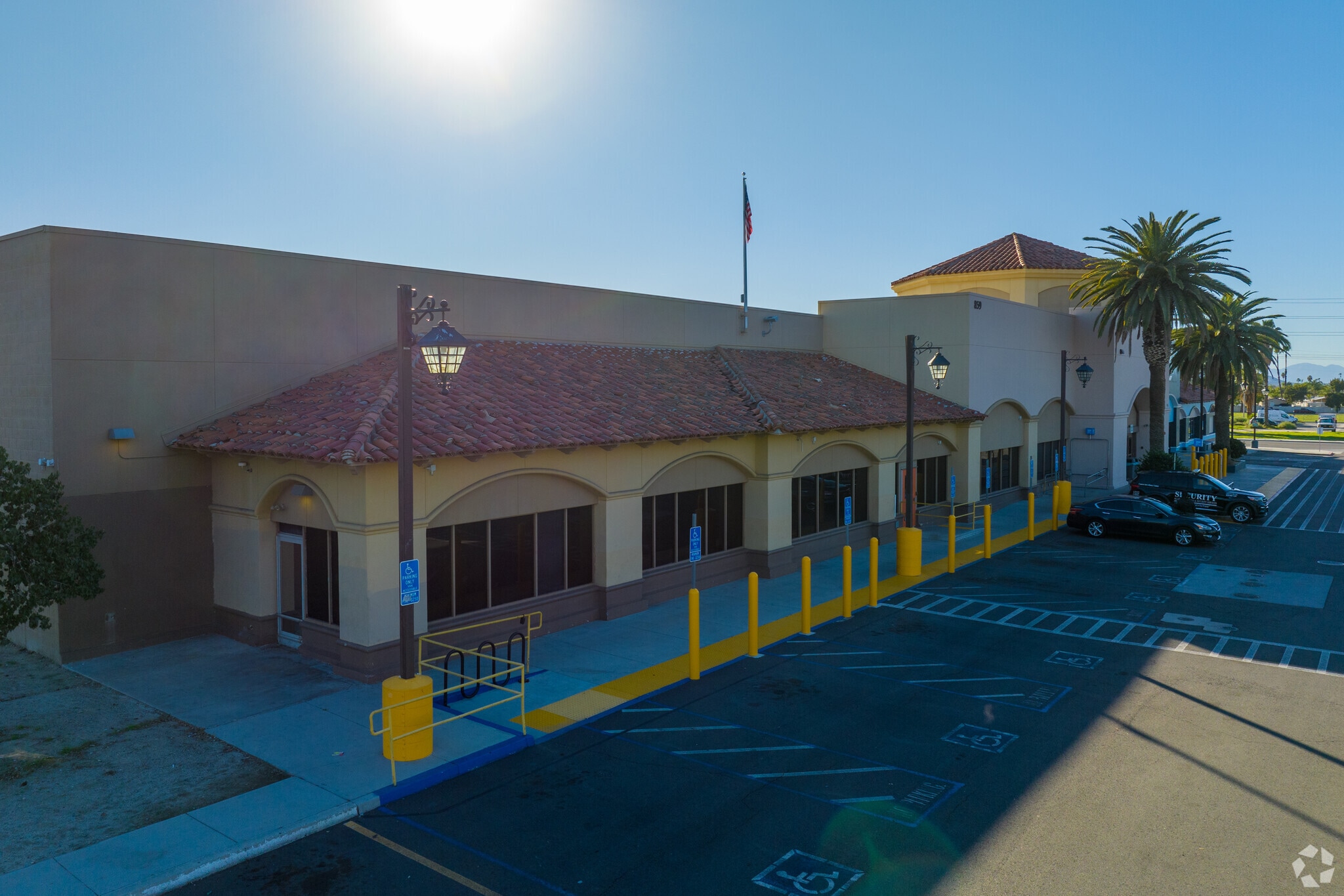 869 W Florida Ave, Hemet, CA for lease Primary Photo- Image 1 of 10