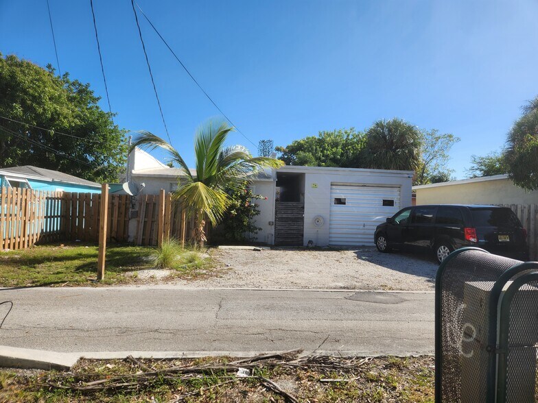 813 N J St, Lake Worth Beach, FL à vendre - Photo du bâtiment - Image 2 de 6