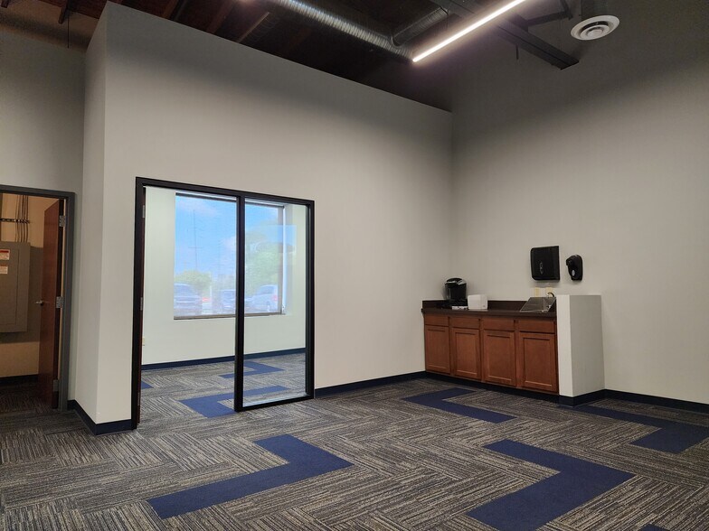 514 N Harrison St, Shelbyville, IN à louer - Hall d’entrée - Image 3 de 13