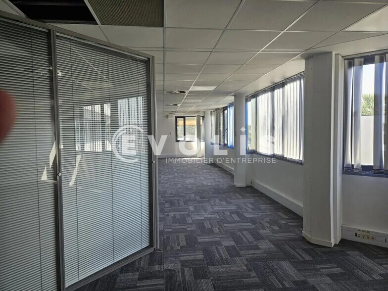 17B Avenue Des Andes, Les Ulis à louer - Photo intérieure - Image 3 de 8